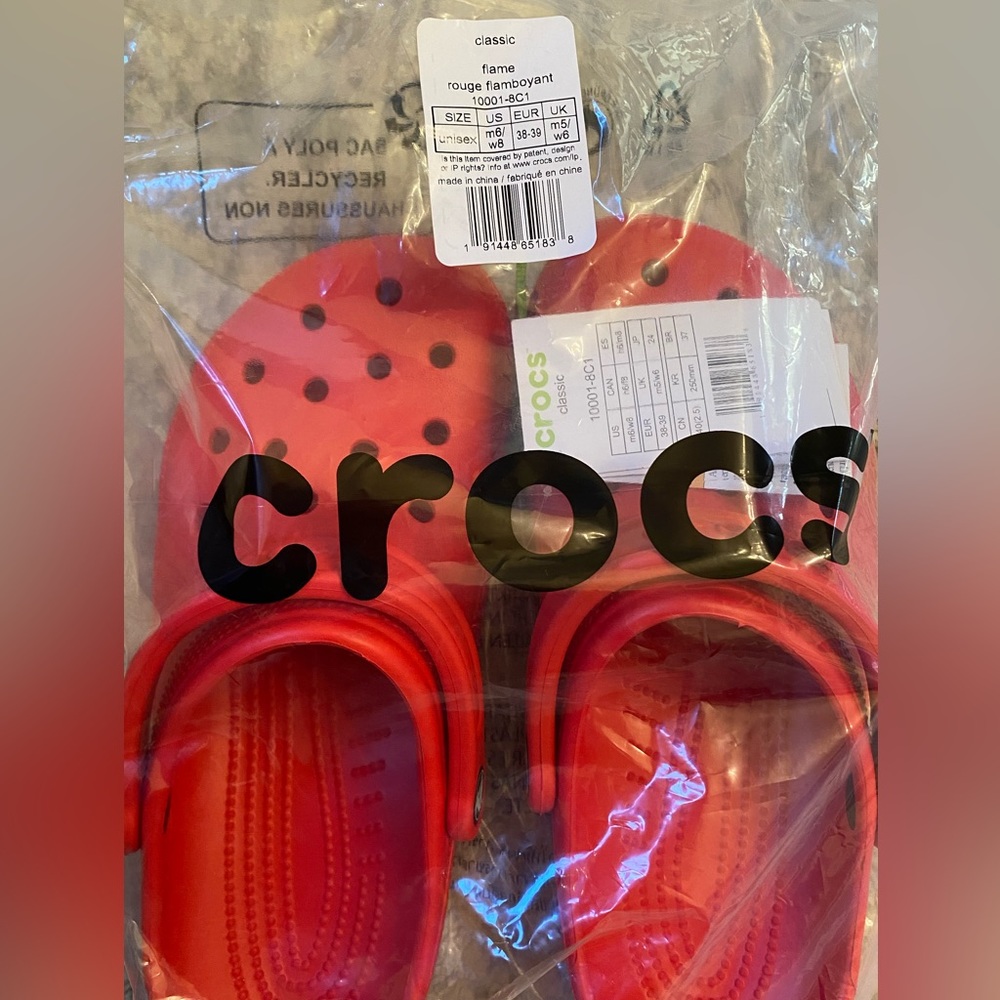Crocs, mens 6, red, brand new with tags